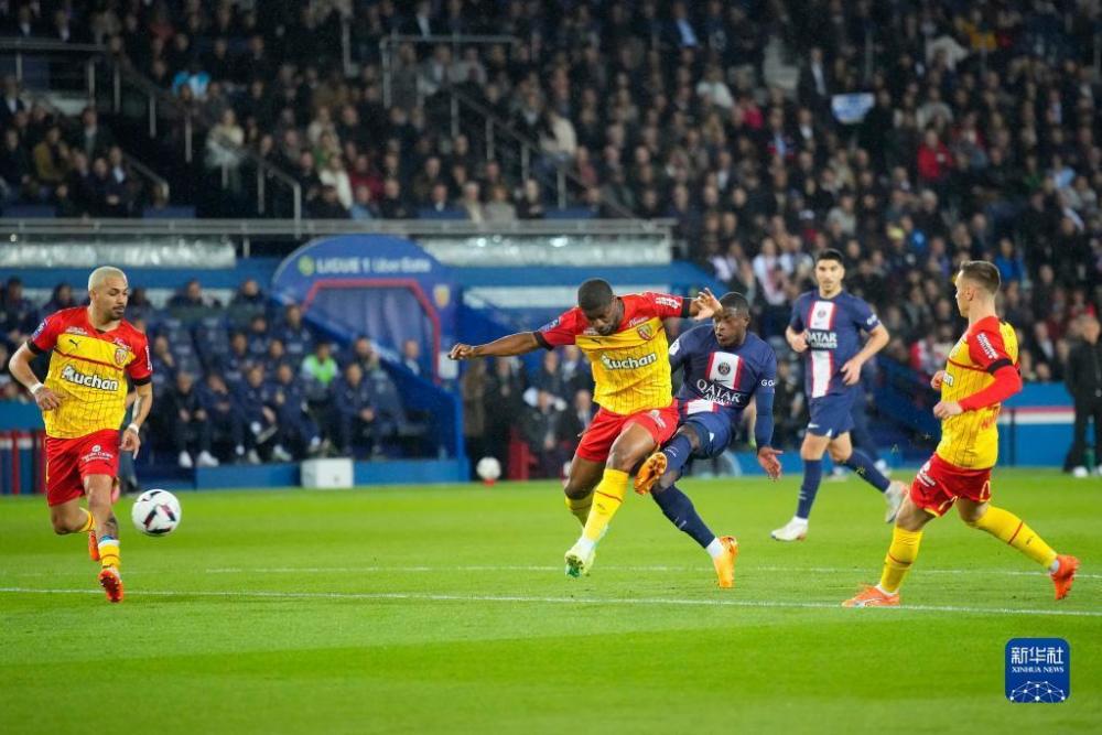  朗斯爆冷击败巴黎圣日耳曼震惊法甲  